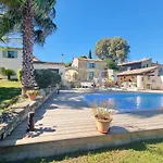 Domaine En Pierre Avec Piscine Et Jacuzzi Au Mas Lucia 3*