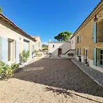 Domaine En Pierre Avec Piscine Et Jacuzzi Au Mas Lucia Pensionat Aigues-Vives (Gard)