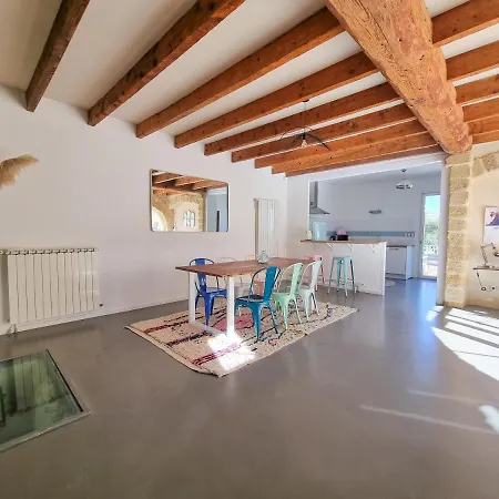 Domaine En Pierre Avec Piscine Et Jacuzzi Au Mas Lucia 3*