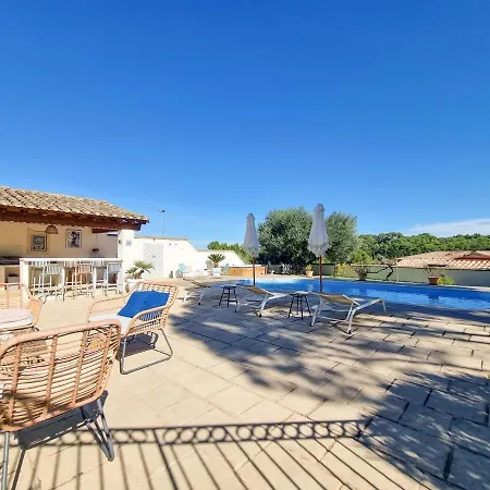 Domaine En Pierre Avec Piscine Et Jacuzzi Au Mas Lucia Pensjonat 3*