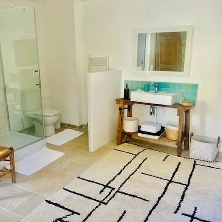Domaine En Pierre Avec Piscine Et Jacuzzi Au Mas Lucia 3*