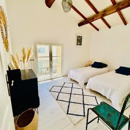 Domaine En Pierre Avec Piscine Et Jacuzzi Au Mas Lucia Vendégház 3*