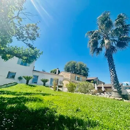 Domaine En Pierre Avec Piscine Et Jacuzzi Au Mas Lucia Pensjonat