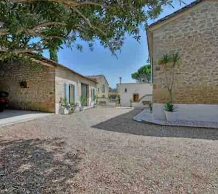 Domaine En Pierre Avec Piscine Et Jacuzzi Au Mas Lucia 3*