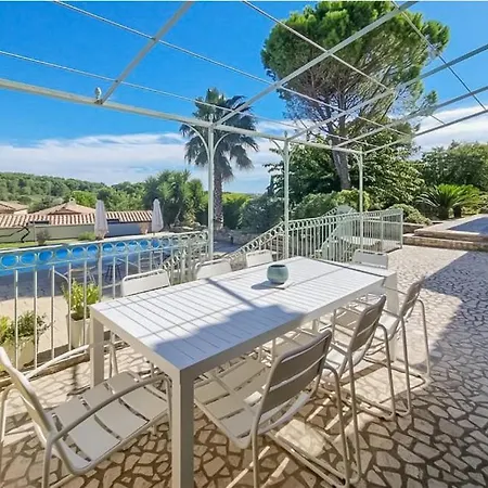 Domaine En Pierre Avec Piscine Et Jacuzzi Au Mas Lucia