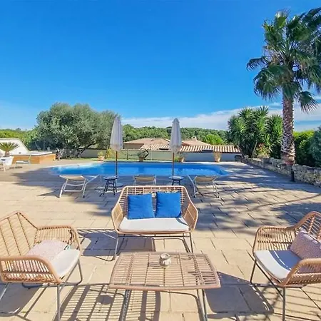 Domaine En Pierre Avec Piscine Et Jacuzzi Au Mas Lucia Pensjonat 3*