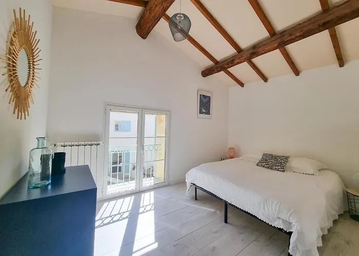 Konukevi Domaine En Pierre Avec Piscine Et Jacuzzi Au Mas Lucia Aigues-Vives (Gard)