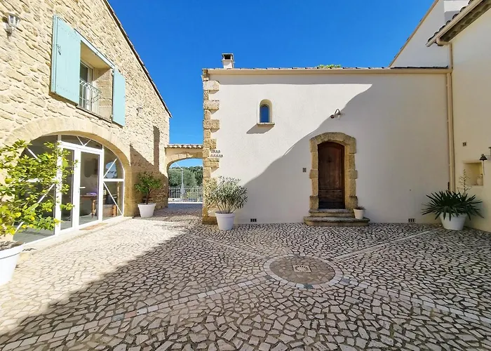 Domaine En Pierre Avec Piscine Et Jacuzzi Au Mas Lucia 3* Aigues-Vives (Gard)