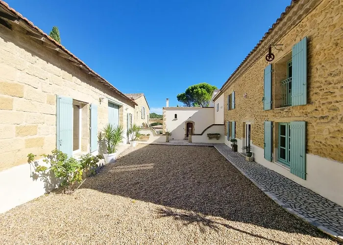 Domaine En Pierre Avec Piscine Et Jacuzzi Au Mas Lucia Aigues-Vives (Gard)