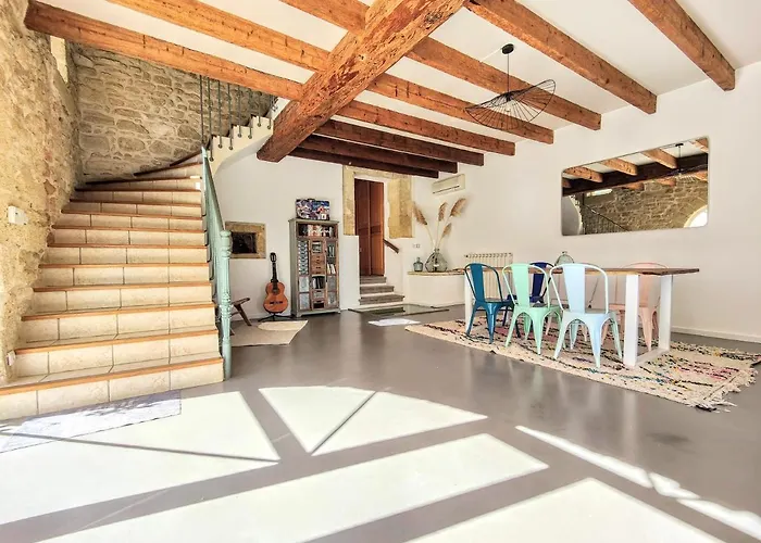 Domaine En Pierre Avec Piscine Et Jacuzzi Au Mas Lucia 3* Aigues-Vives (Gard)