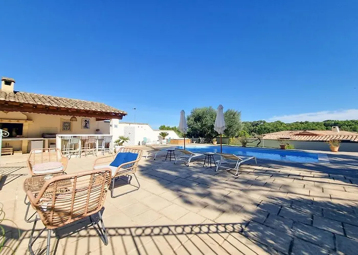 Domaine En Pierre Avec Piscine Et Jacuzzi Au Mas Lucia Konukevi 3*