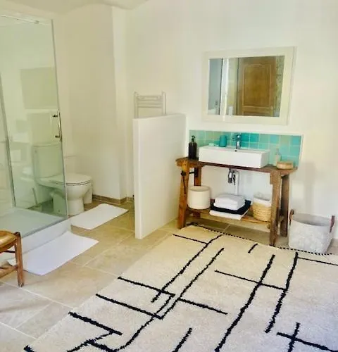 Domaine En Pierre Avec Piscine Et Jacuzzi Au Mas Lucia 3*