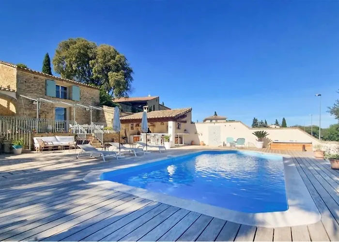 Domaine En Pierre Avec Piscine Et Jacuzzi Au Mas Lucia Gæstehus