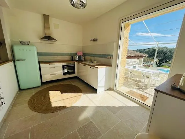 Domaine En Pierre Avec Piscine Et Jacuzzi Au Mas Lucia Konukevi 3*
