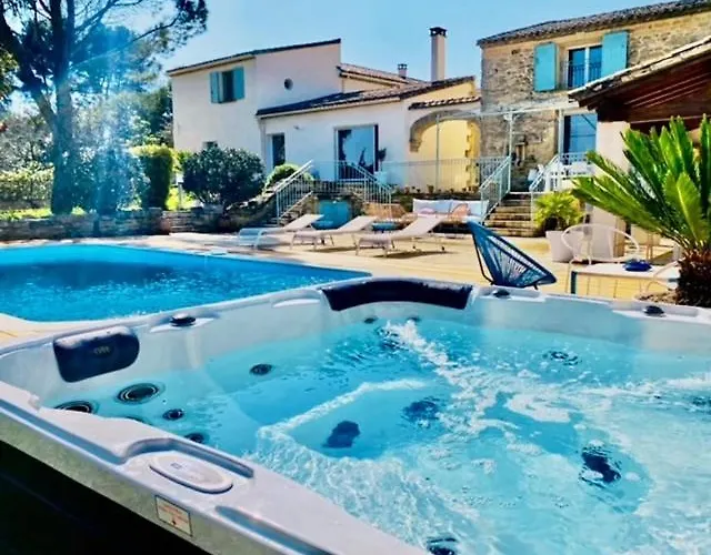 Domaine En Pierre Avec Piscine Et Jacuzzi Au Mas Lucia 3* Aigues-Vives (Gard)