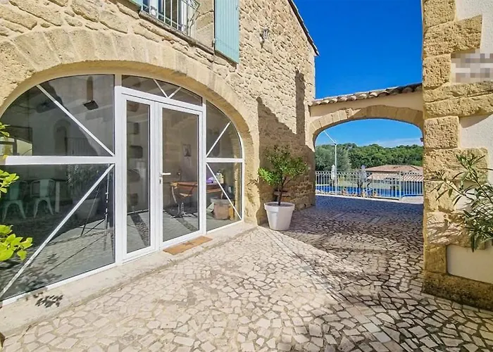 Domaine En Pierre Avec Piscine Et Jacuzzi Au Mas Lucia Aigues-Vives (Gard)