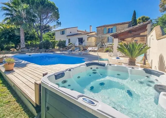 Domaine En Pierre Avec Piscine Et Jacuzzi Au Mas Lucia Konukevi