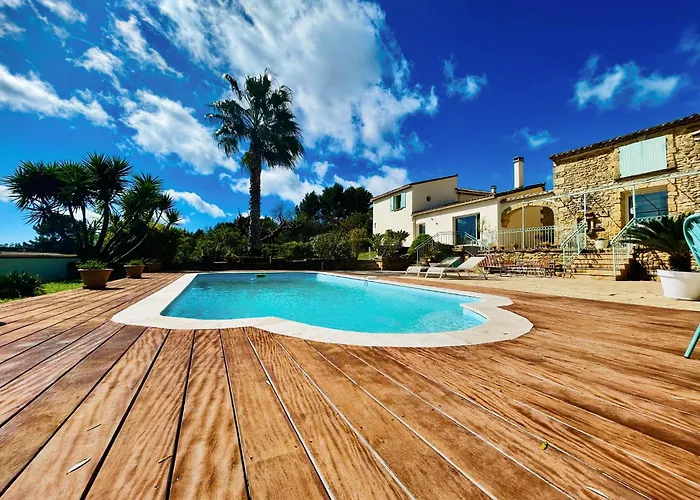 Konukevi Domaine En Pierre Avec Piscine Et Jacuzzi Au Mas Lucia 3*